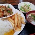 お食事処　うまさん堂 - 焼肉定食、みそ汁をミニそばに変更 