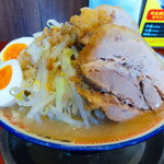 全部入りラーメン（豚肉側）