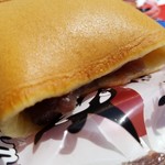 豊田スタジアム - 「グラン巻き（チーズ） (300円) 」の横から