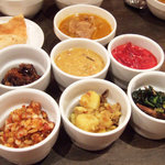 スパイスカフェ - スリランカ定食 ライス＆カレー(+400円)のライス無し。スリランカチキンカレー＆7種の野菜と豆のおかず。