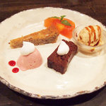 スパイスカフェ - 木いちごのムース、オレンジとグレープフルーツのゼリー、キャラメルのジェラートなど。