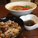 ちゅらカフェ - ランチセットにはジューシーともずくが付きます