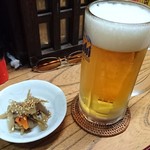 花春酒蔵　河童 - 生ビールとお通し（きんぴらごぼう）
