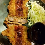 肉バル ニクショク - よく火の通った牛カツ