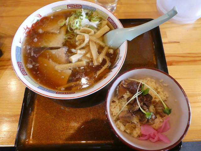 米沢ラーメンの変化型の名店 By Position 山大前 やまとや やまだいまえやまとや 南米沢 ラーメン 食べログ