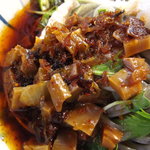 麺鮮醤油房 周月 - 自家製の食べるラー油