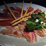 バー カヴァロ - 生ハムの盛り合わせ