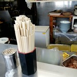 きしめん 住よし - ちょっと雑然とした店内