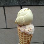 ピスタチオ&クルミ マスカルポーネ&コーヒー 2scoops（コーン） 880円