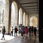 Il Salumaio di Montenapoleone - Duomo脇の大きな柱廊