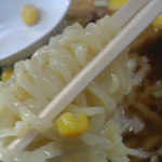 葵飯店 - 麺をリフトアップ！