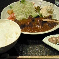 御二九と八さい はちべー - 牛ネックのシチューとハツのしょうゆ漬け