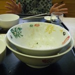 めん工場 - 大盛りと普通盛りの丼サイズ比