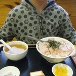 まぐろ丼普通盛り