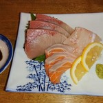 酒と飯のひら井 - お刺身三種盛り　1,280円