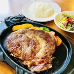 ステーキレストラン 味蕾館 - リブロースステーキ