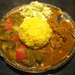 カリー河 - あいがけ(チキンカリー＆新じゃがとトマトのカリー)