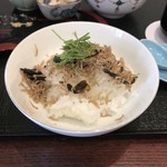 御料理 辰むら - ご飯の上にはちりめん雑魚