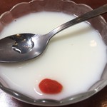 刀削麺・火鍋・西安料理 XI’AN - 杏仁豆腐