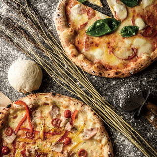 When it comes to Tongaliano, it's an exquisite authentic pizza! More than 12 types of rich pizza