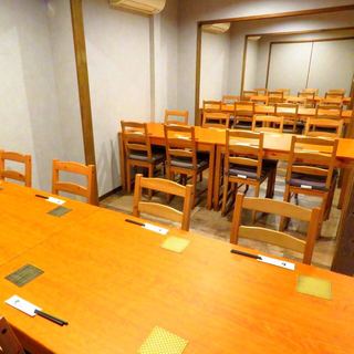 2階テーブル席（大人数宴会可能）