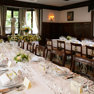 Recommended for various occasions such as meet-ups, receptions, anniversaries, etc.