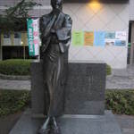 龢 - 【H23.7】萩原朔太郎氏銅像。