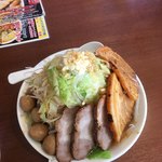 ガツ盛りラーメン みちる屋 - 