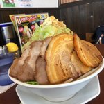 ガツ盛りラーメン みちる屋 - 