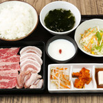 A set meal [tax included price] 1250 yen