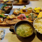 サチ カフェ - メインのプレートとご飯＆スープ