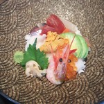 北海道食市場 丸海屋 - 本日の海鮮丼（１２００円）