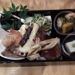 Shunsai Akagi - メイン（海老天、クリームコロッケ、焼き魚、煮物、ゴマ豆腐等々）