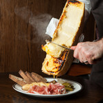 ラクレットチーズ&本格シュラスコ食べ放題 Walton’s 新宿東口店