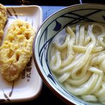 丸亀製麺 - 天ぷらと釜揚げうどん