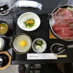 頃合いを見計らいご飯とお味噌汁が提供されます