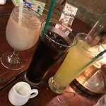プー横丁 - アイスミルクティ  アイスコーヒー
      オレンジスカッシュ
