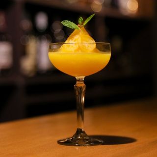 Beautiful fresh fruit cocktail made with plenty of seasonal fruits♪