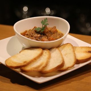 Homemade and nostalgic chicken curry made without using a single drop of water