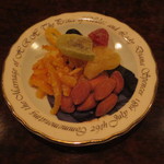 バースカーレット - チャーム