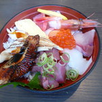 魚河岸のすし えびす - 特上海鮮丼(880円)