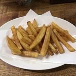 大鷹 - ポテト 300円   メニューのポテトってポテトサラダかと思ったら。