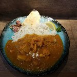 肉スパイスカレー ガネック - 名物チキンカレー上空から