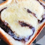 ボンデリスベーカリー - アン食パンをトーストにしました！