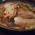 麺屋 蔵人 - 味噌トンコツガツン1,030円。