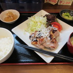 となりの食堂 - 鶏ももにんにく漬け焼き