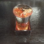 庵河豚 - ドリンク写真:冷たいひれ酒…「冷ひれ酒」。冷たいのにふぐの旨味がディテールに至るまで、良く出ている一品。