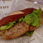 サイトウ・インビス - ケーゼとレタスのサンド(600円)