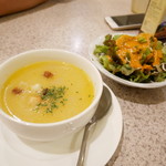 グリーンヒル - グリーンヒルステーキセットのスープ&サラダ