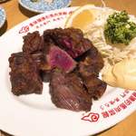 Yokkaichishibanikusakababakurou - やわらか馬肉のレア唐揚げ 800円